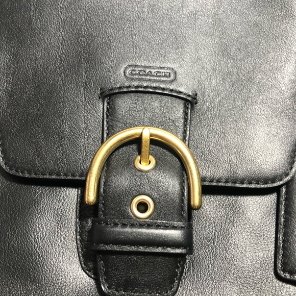 Coach women’s black leather shoulder bag - Picture 5 of 8